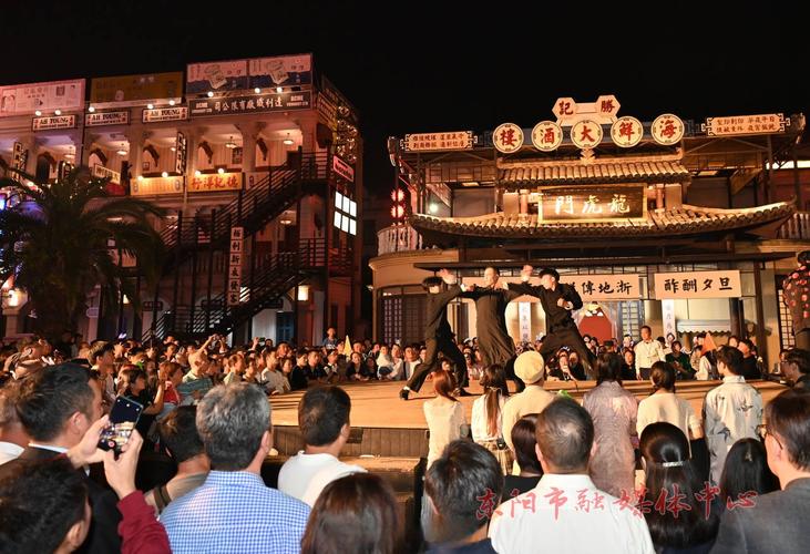 虽然国庆假期已过,但"中国影视梦工厂"横店影视城以其独